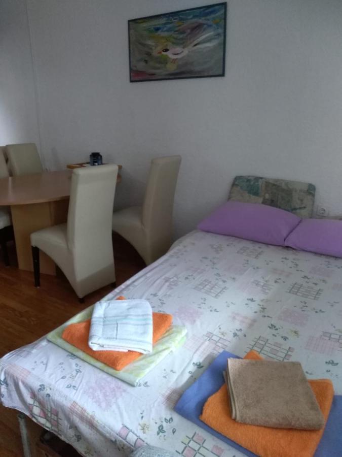 Apartment Busljeta 스타리그라드 파클레니차 외부 사진