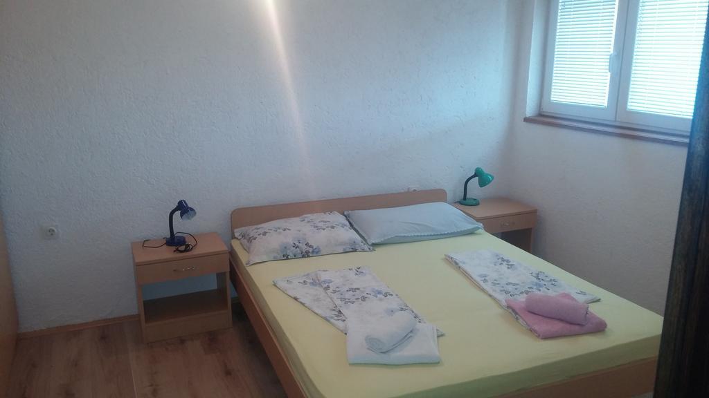 Apartment Busljeta 스타리그라드 파클레니차 외부 사진