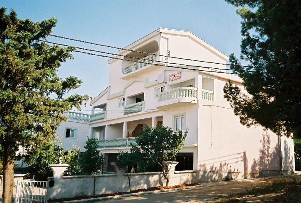 Apartment Busljeta 스타리그라드 파클레니차 외부 사진