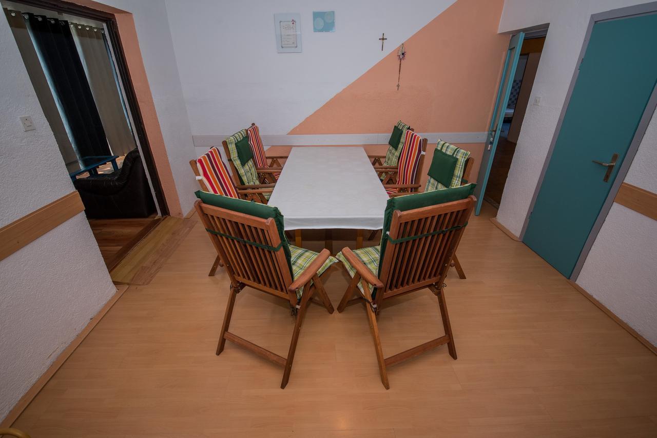 Apartment Busljeta 스타리그라드 파클레니차 외부 사진
