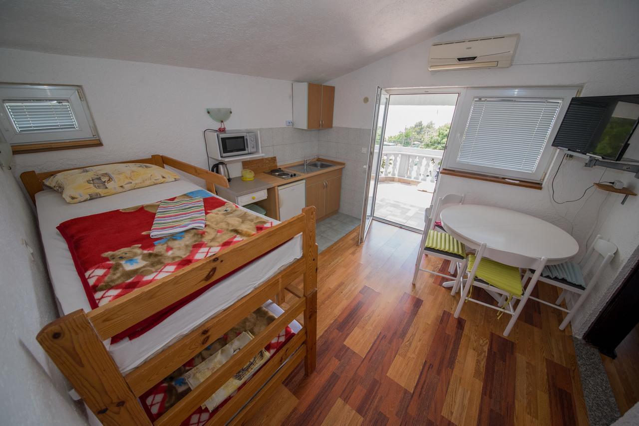 Apartment Busljeta 스타리그라드 파클레니차 외부 사진