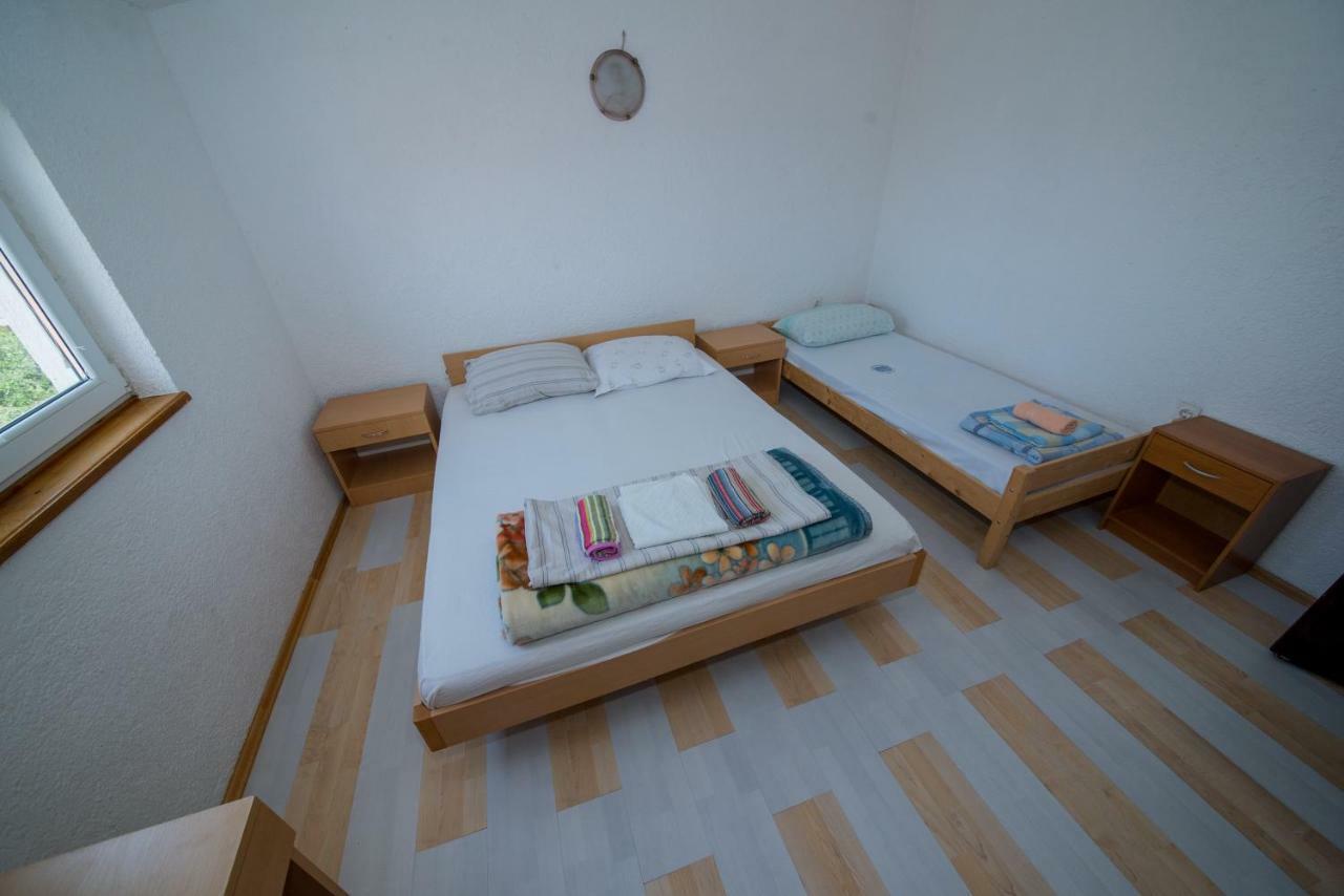 Apartment Busljeta 스타리그라드 파클레니차 외부 사진